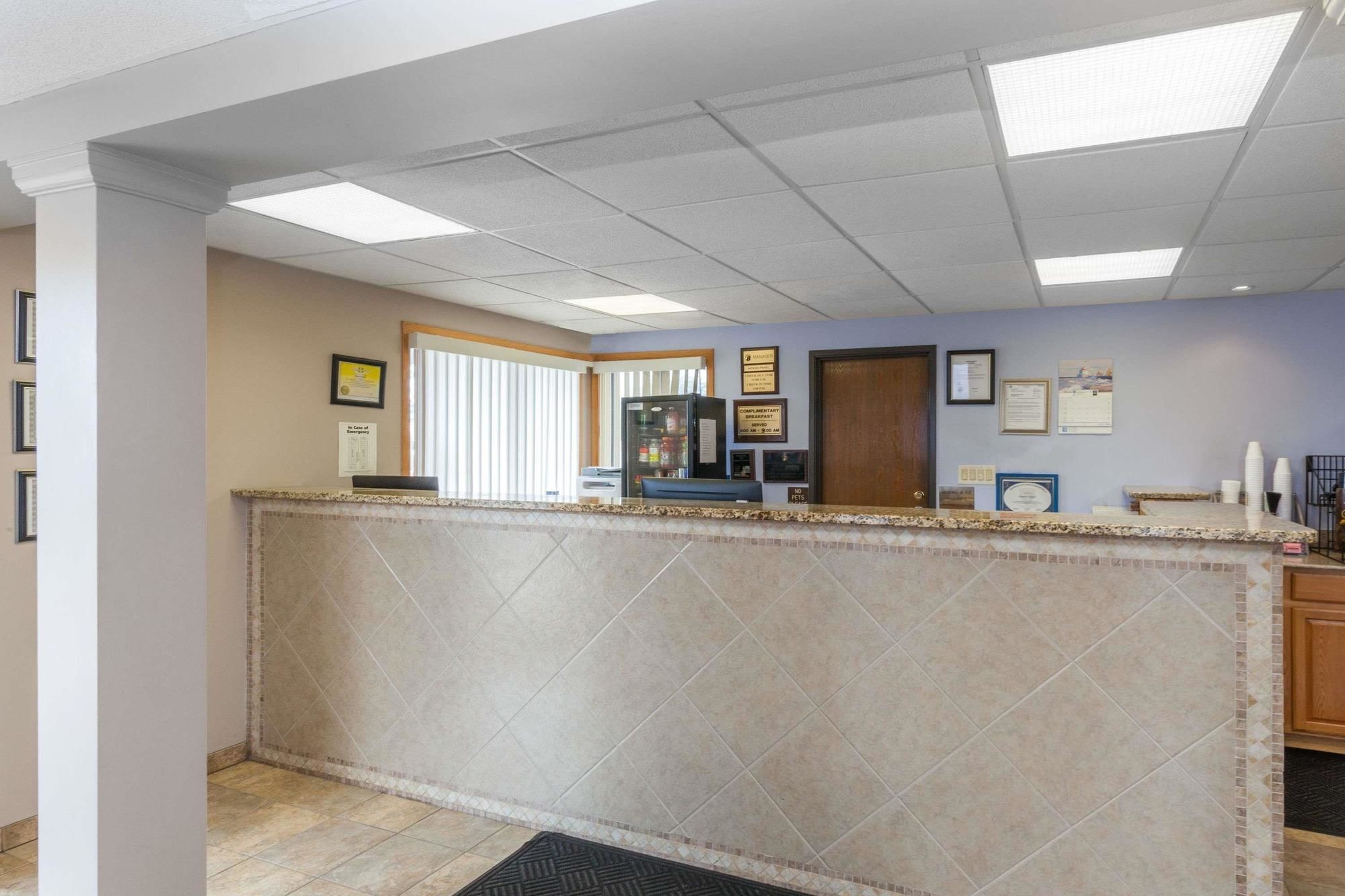 Super 8 by Wyndham Michigan City