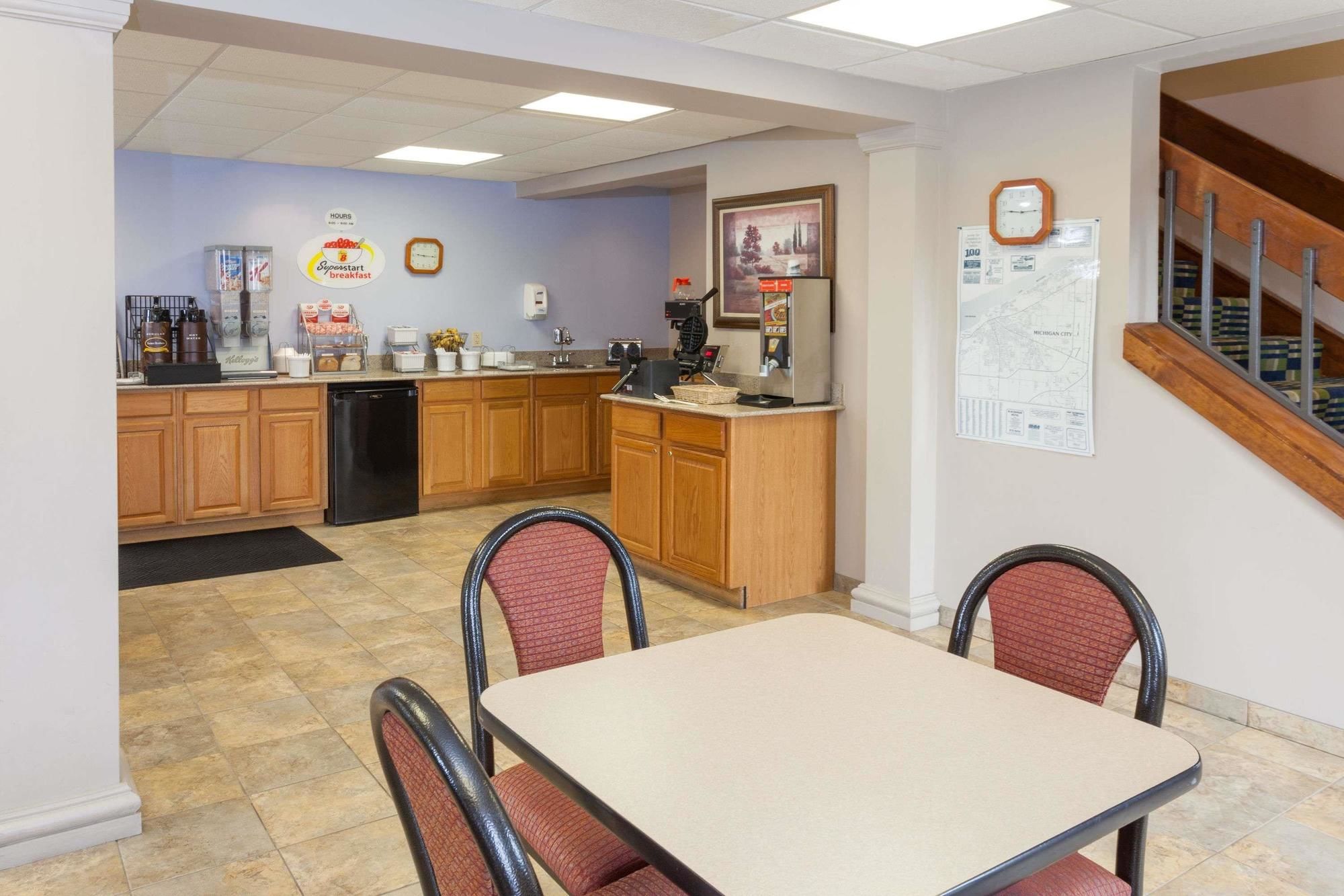 Super 8 by Wyndham Michigan City