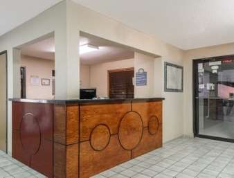 Days Inn by Wyndham Muncie -Ball State University
