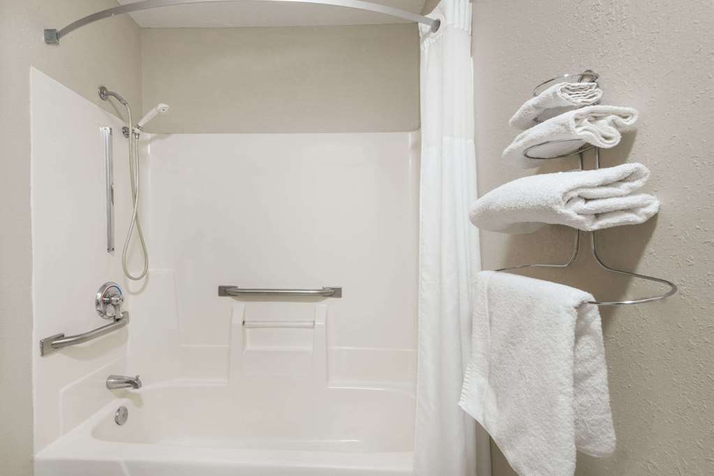 Days Inn by Wyndham Muncie -Ball State University