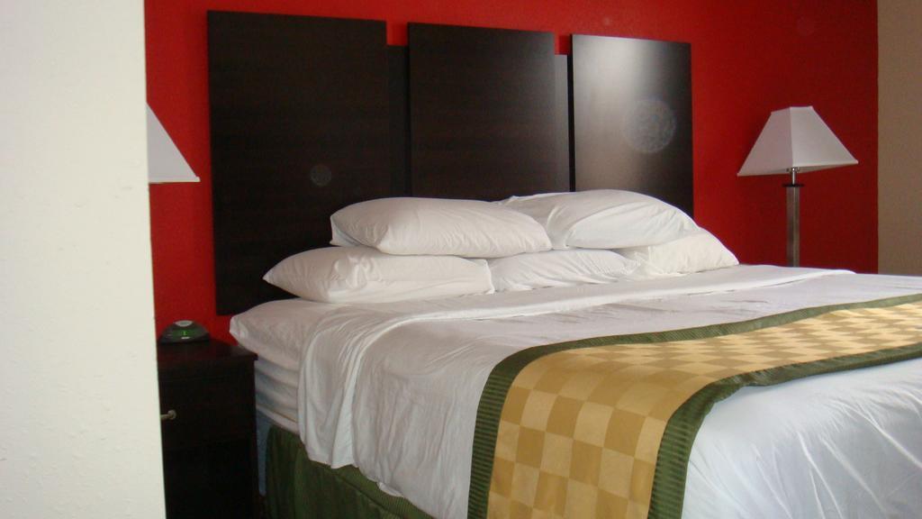 Days Inn by Wyndham Muncie -Ball State University