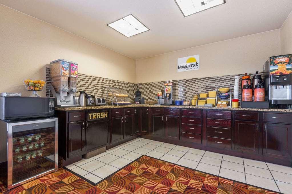 Days Inn by Wyndham Muncie -Ball State University