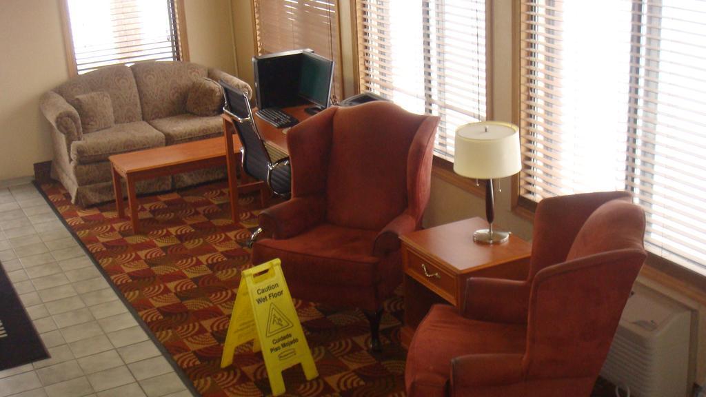 Days Inn by Wyndham Muncie -Ball State University
