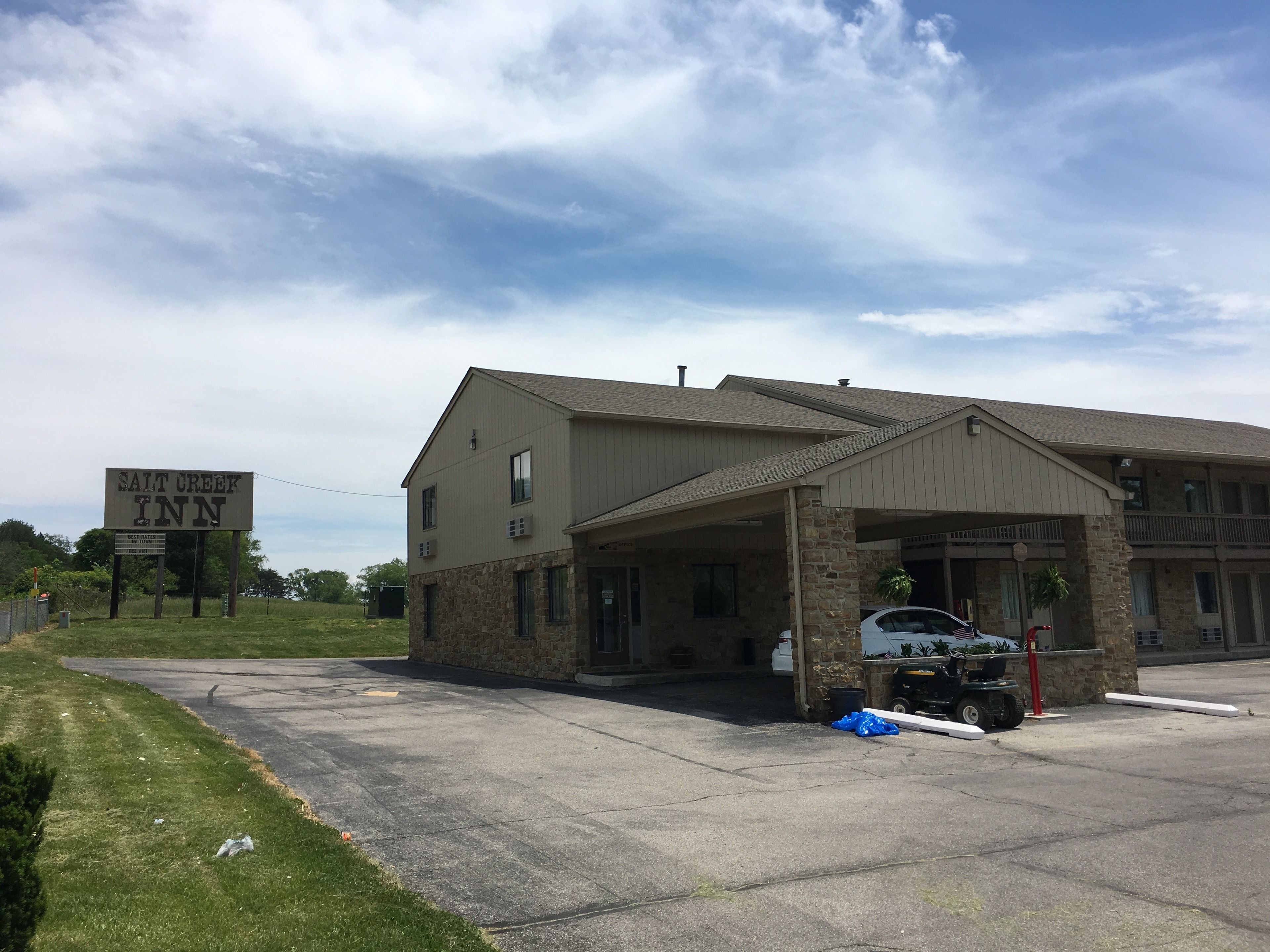 Salt Creek Inn
