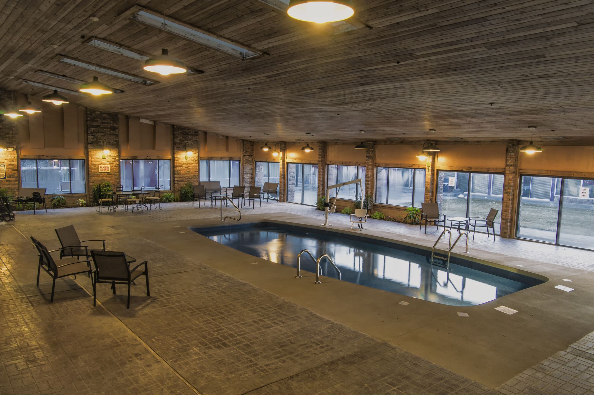Raintree Inn