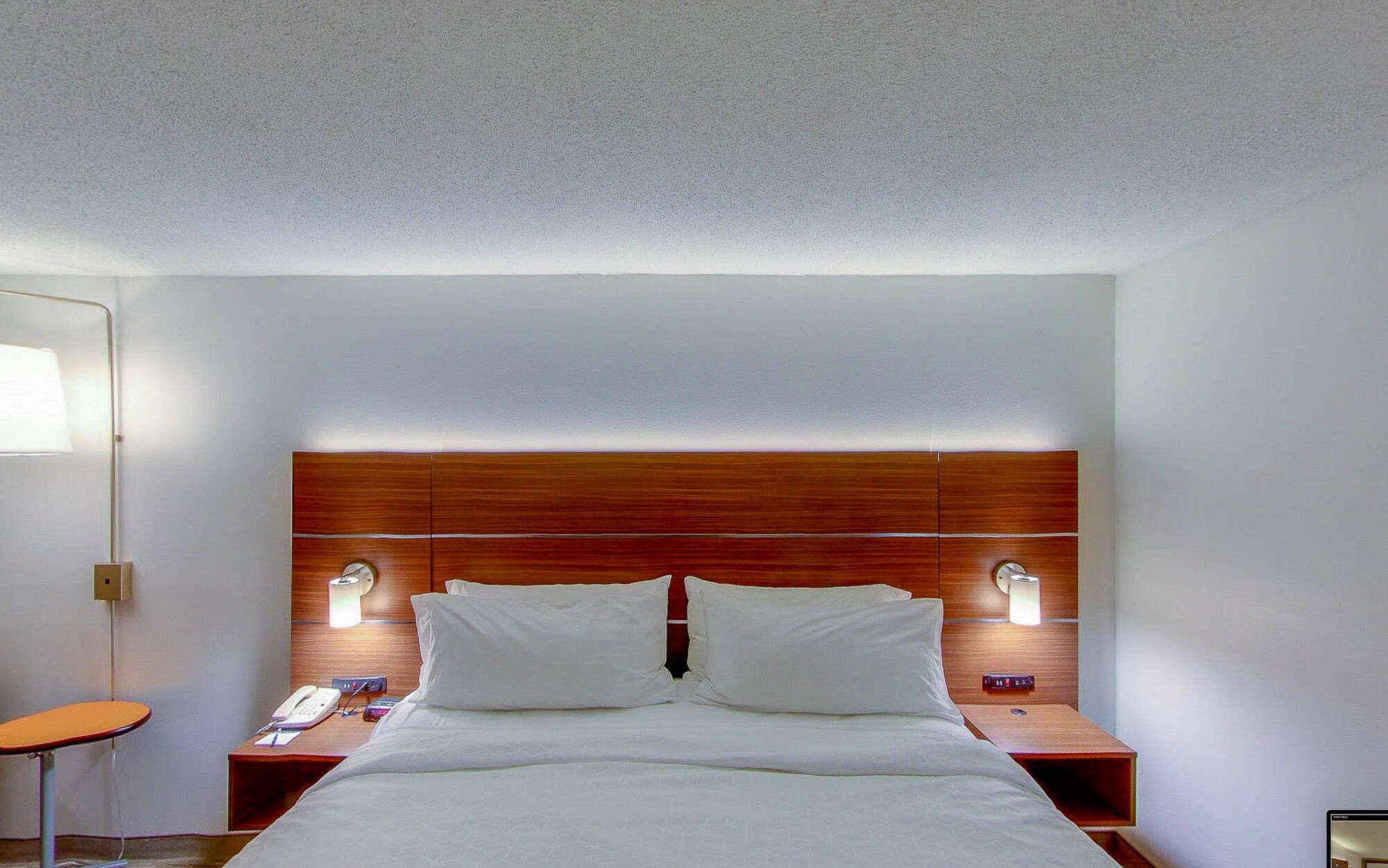 Holiday Inn Express Fort Wayne-East (New Haven)