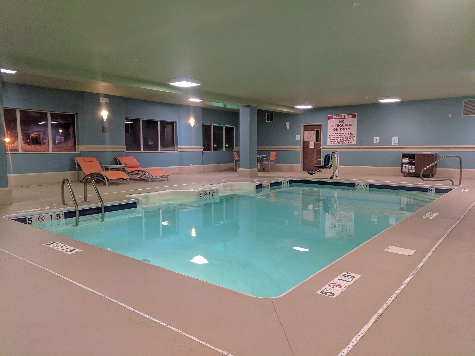 Holiday Inn Express Fort Wayne-East (New Haven)