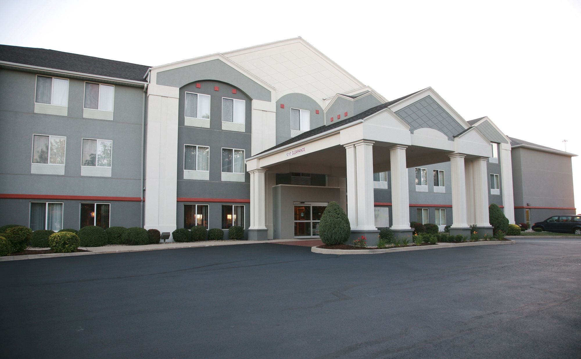Holiday Inn Express Fort Wayne-East (New Haven)