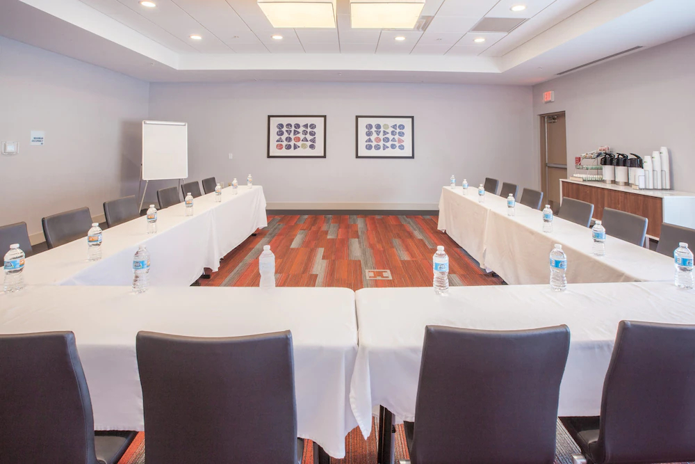 Holiday Inn Express and Suites Indianapolis NE - Noblesville