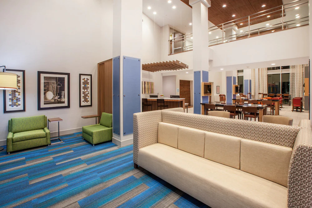 Holiday Inn Express and Suites Indianapolis NE - Noblesville