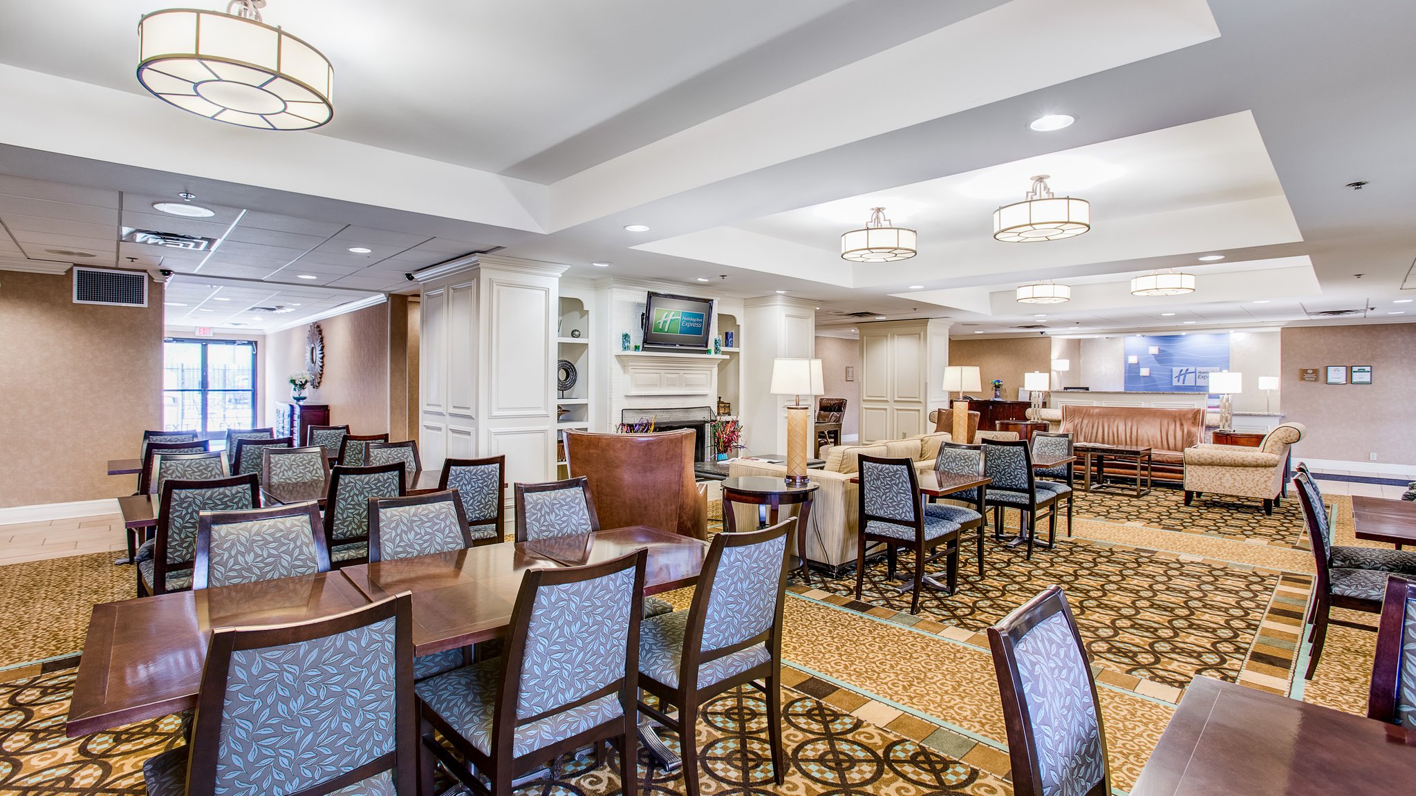 Holiday Inn Express Indianapolis Airport