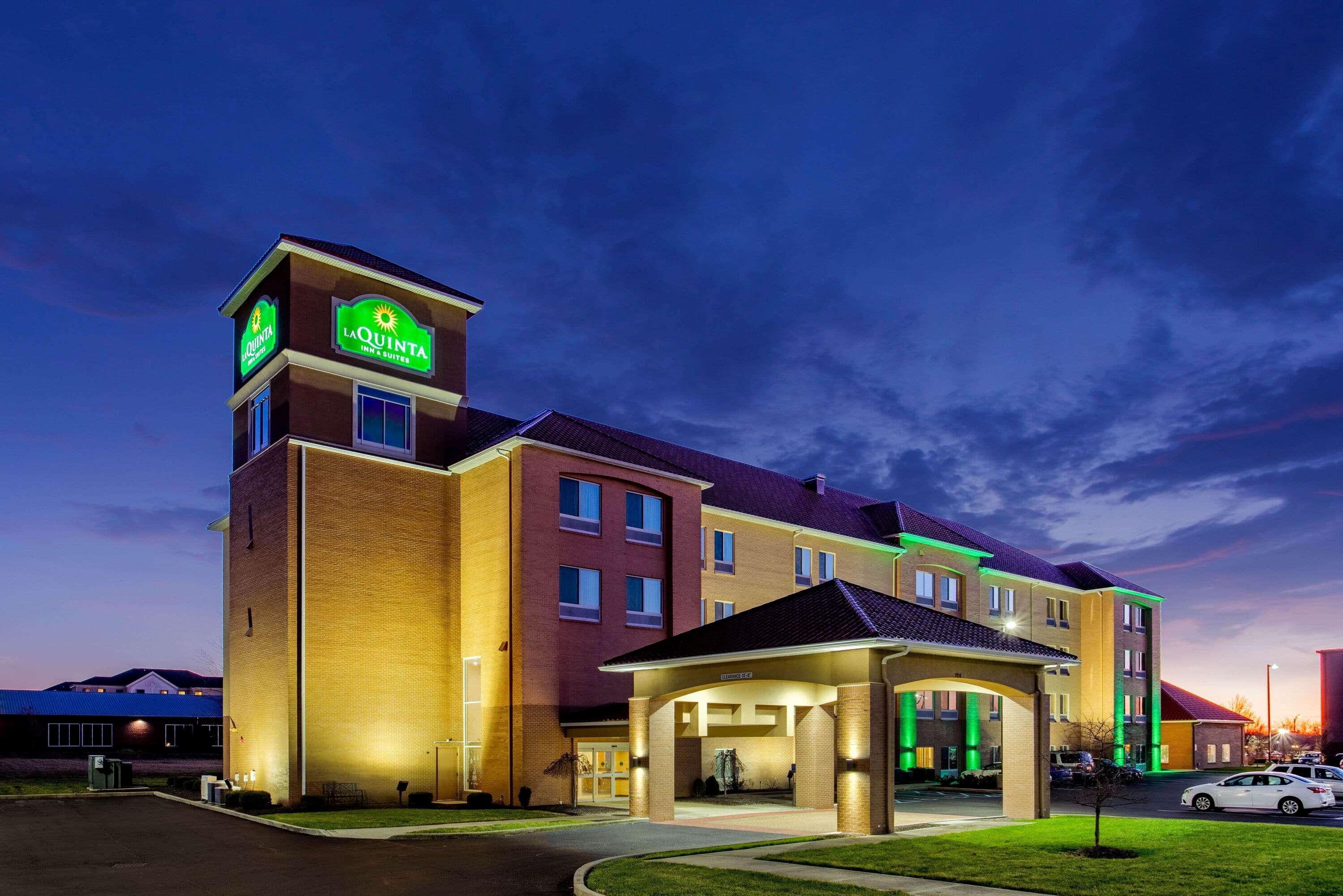La Quinta Inn & Suites by Wyndham Indianapolis Airport West