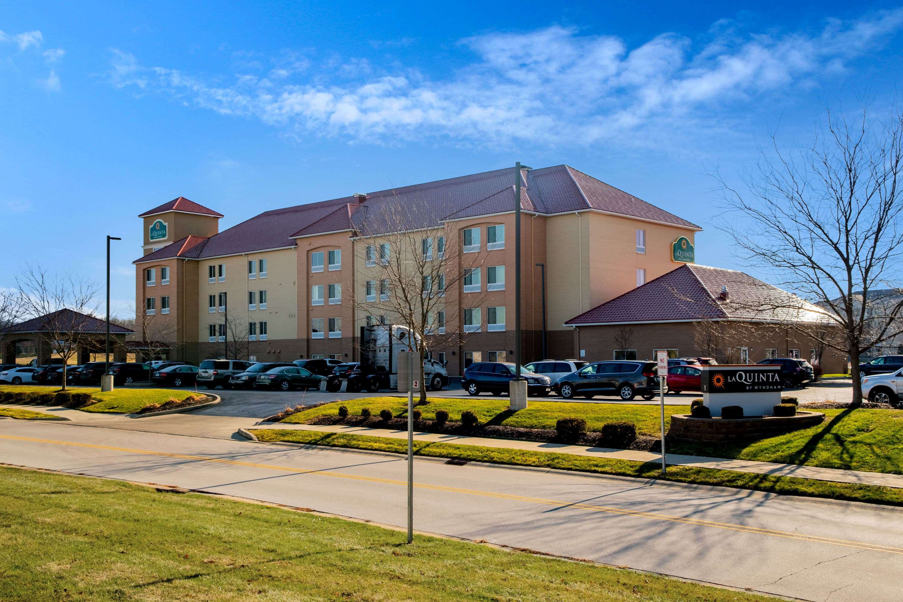 La Quinta Inn & Suites by Wyndham Indianapolis Airport West