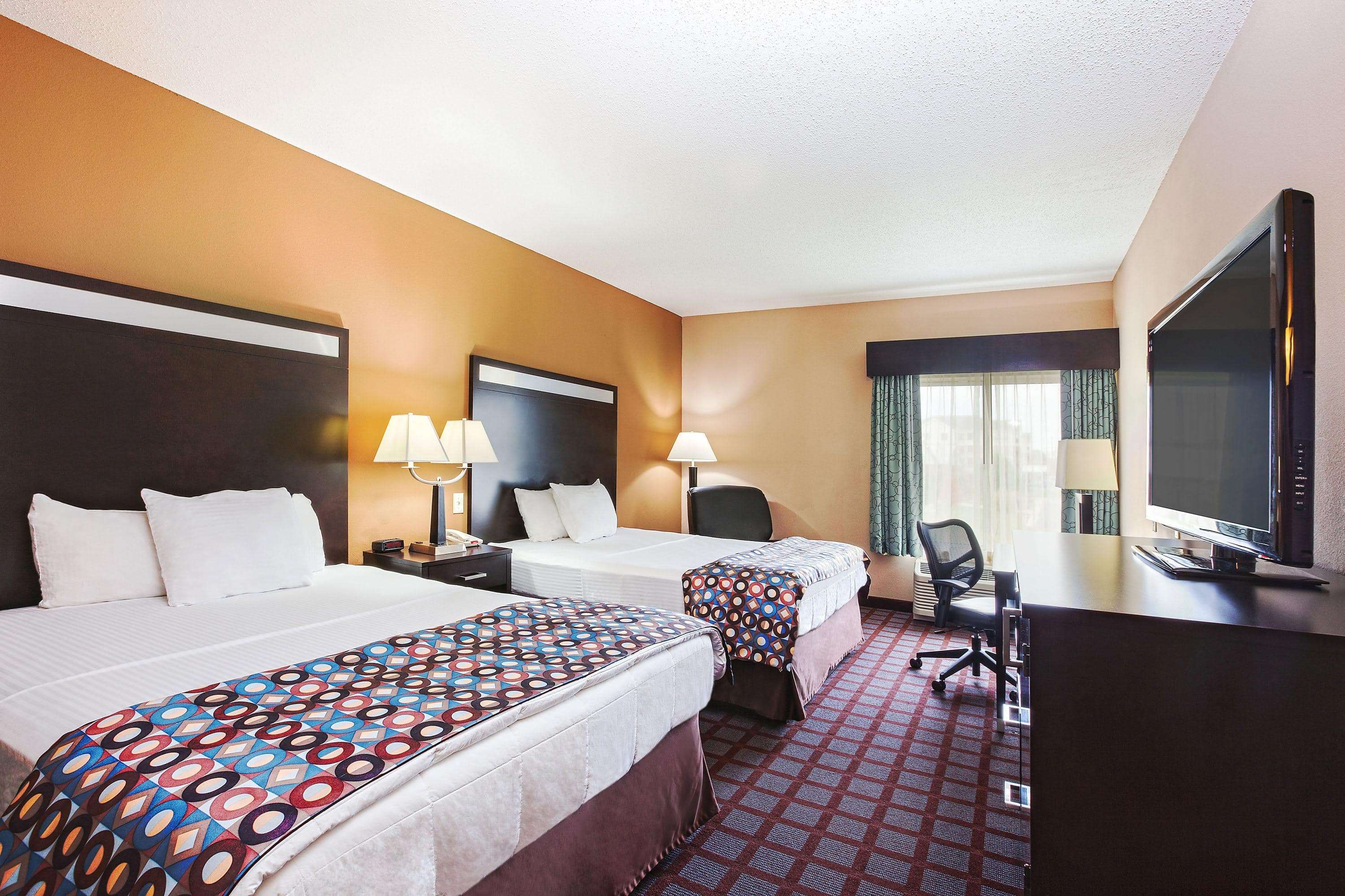 La Quinta Inn & Suites by Wyndham Indianapolis Airport West