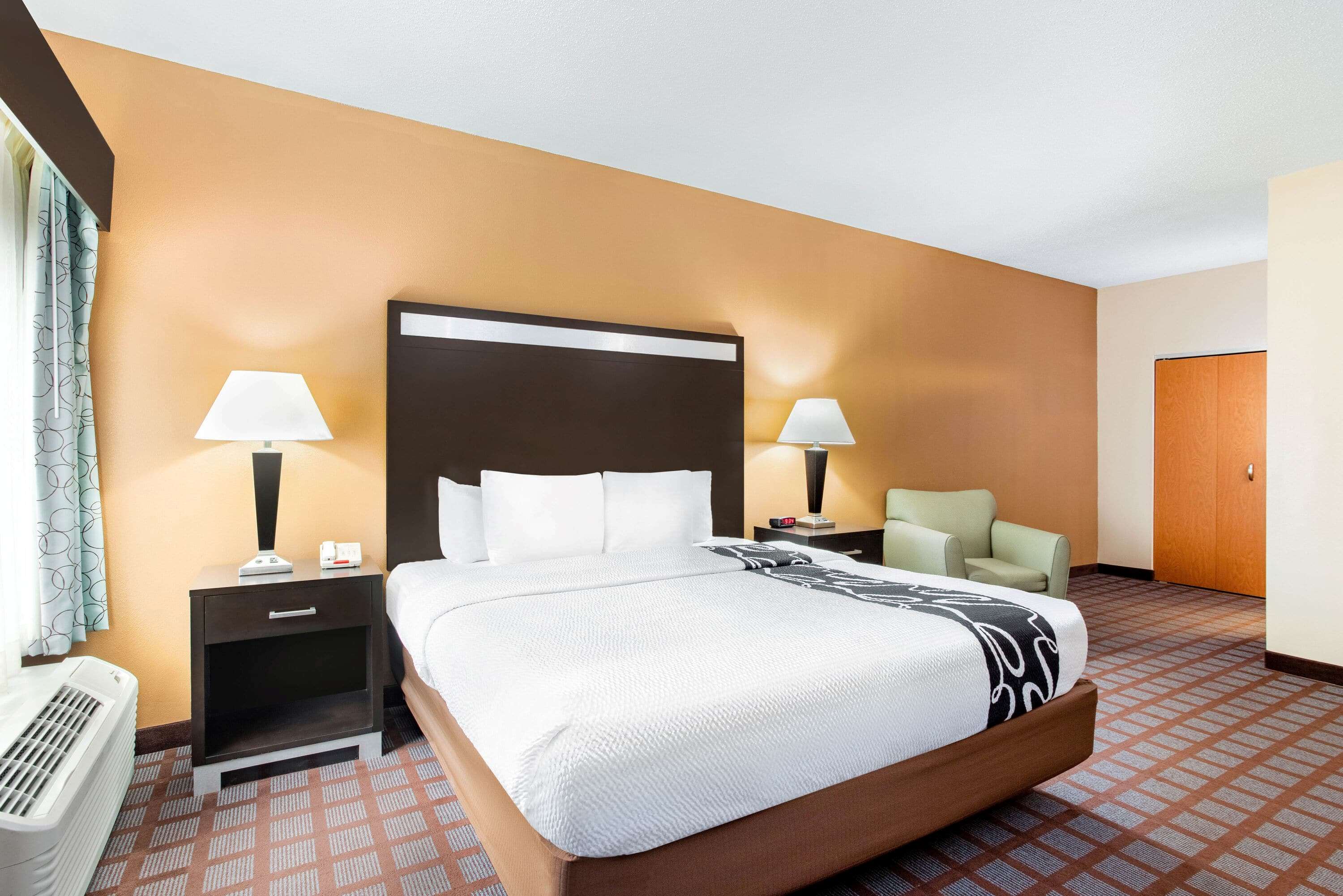 La Quinta Inn & Suites by Wyndham Indianapolis Airport West