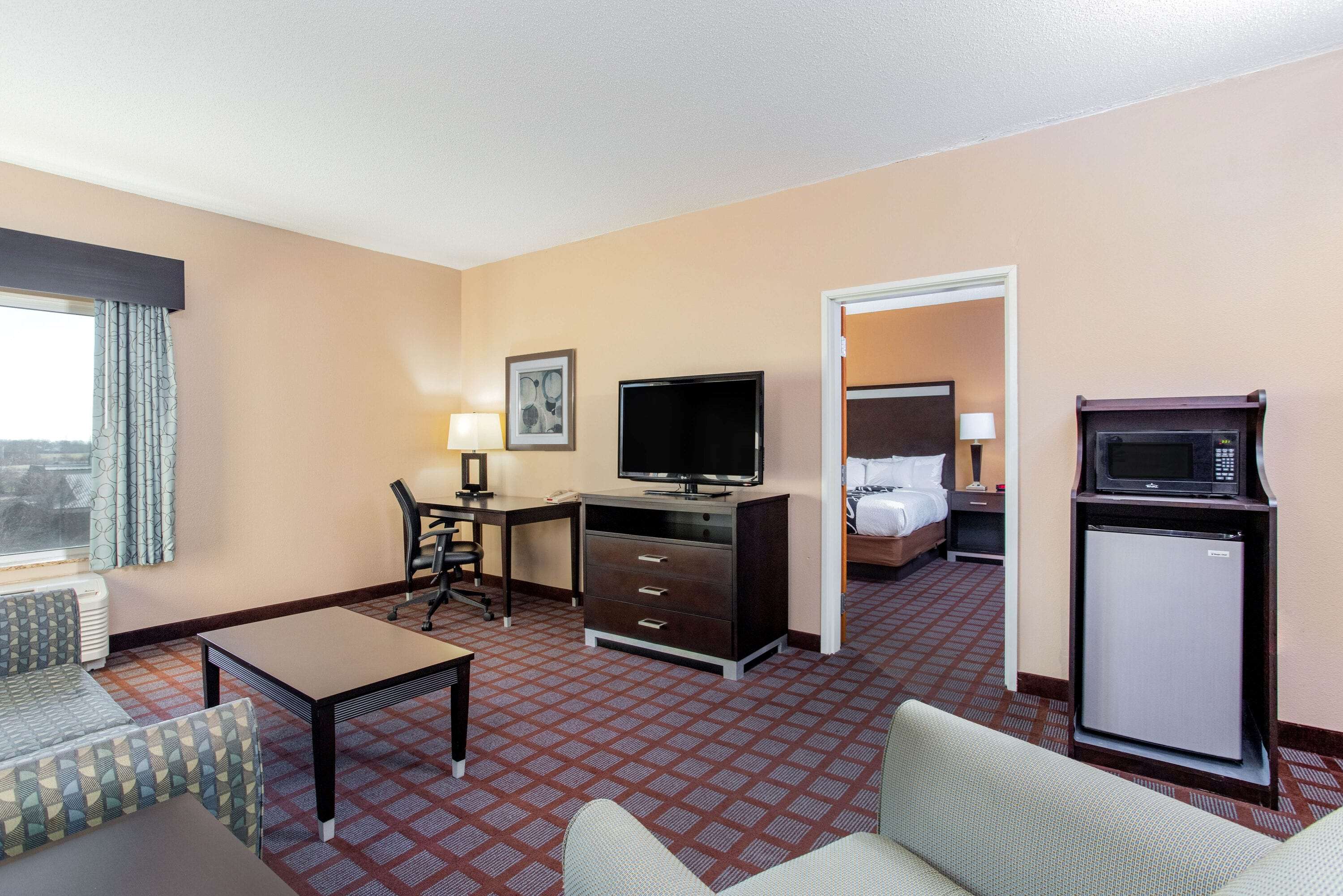 La Quinta Inn & Suites by Wyndham Indianapolis Airport West