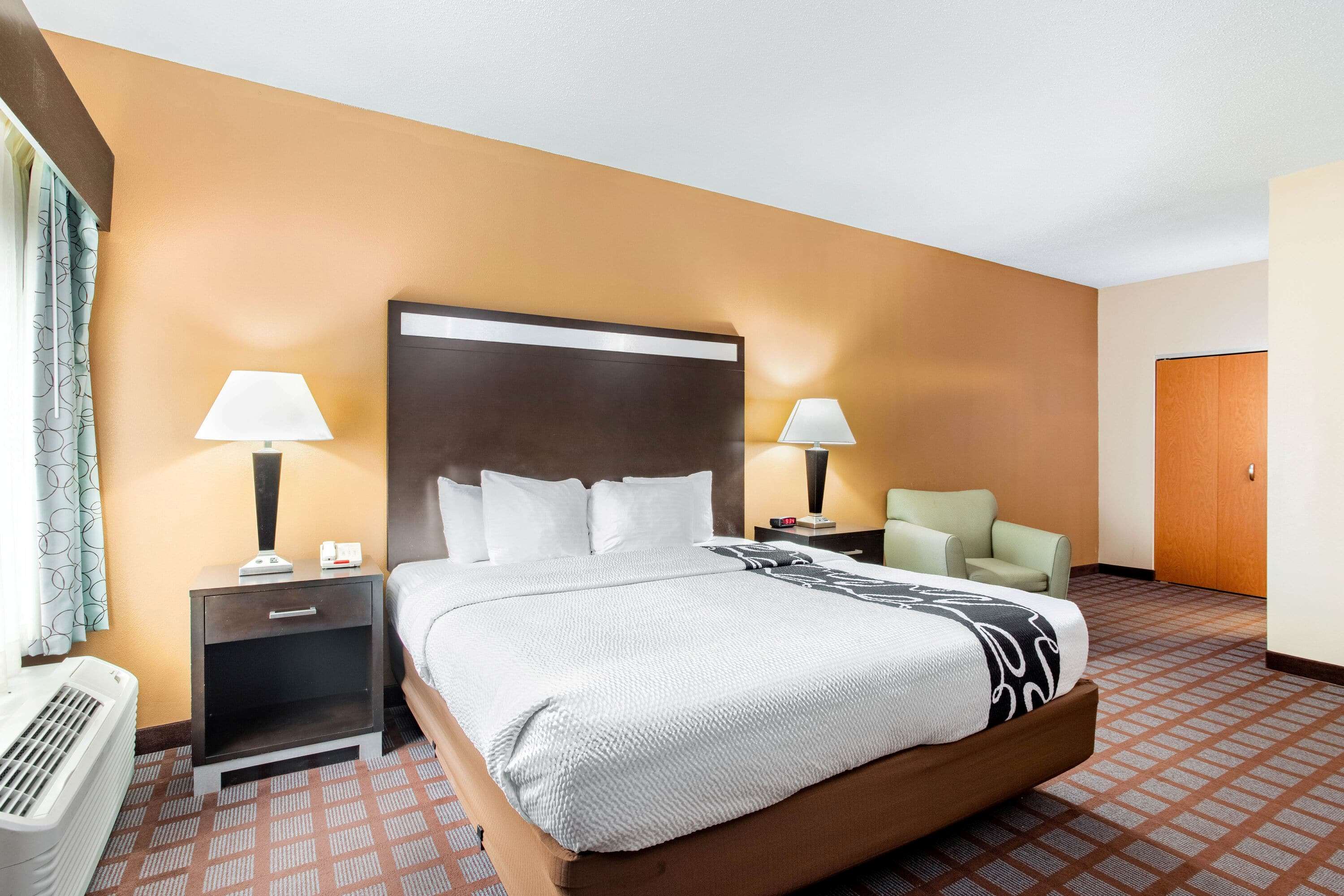 La Quinta Inn & Suites by Wyndham Indianapolis Airport West