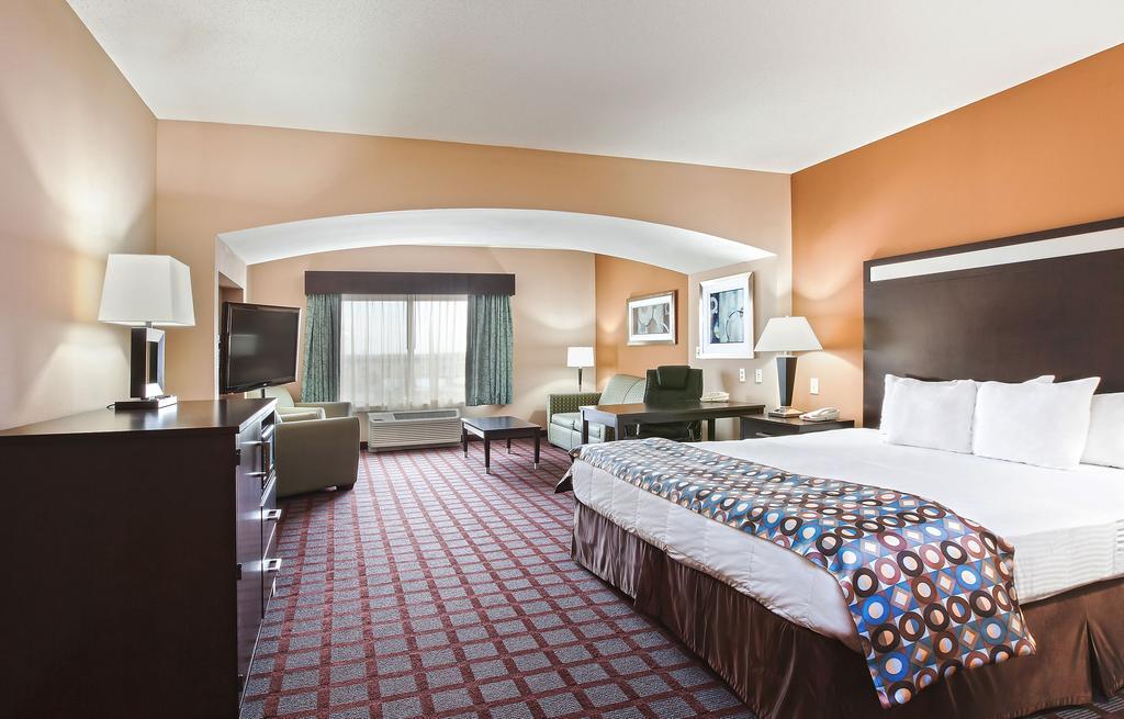 La Quinta Inn & Suites by Wyndham Indianapolis Airport West