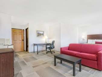 Clarion Pointe Indianapolis Airport