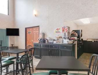 Clarion Pointe Indianapolis Airport