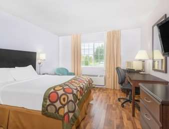 Clarion Pointe Indianapolis Airport
