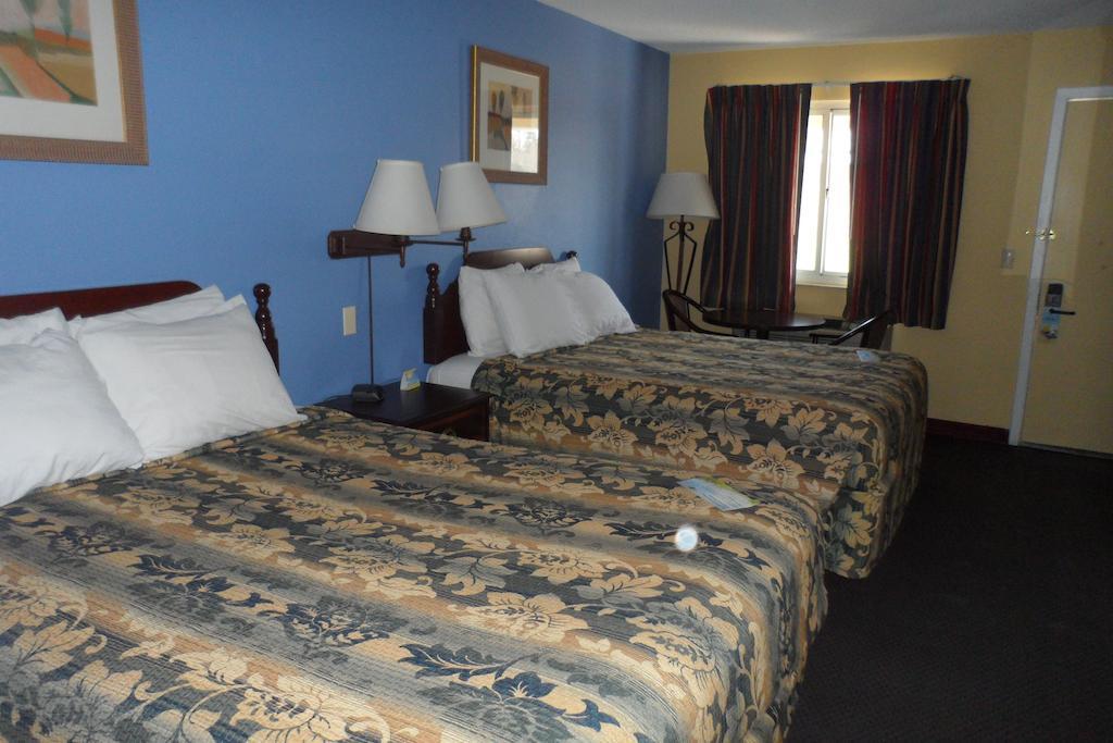 Days Inn by Wyndham Plymouth