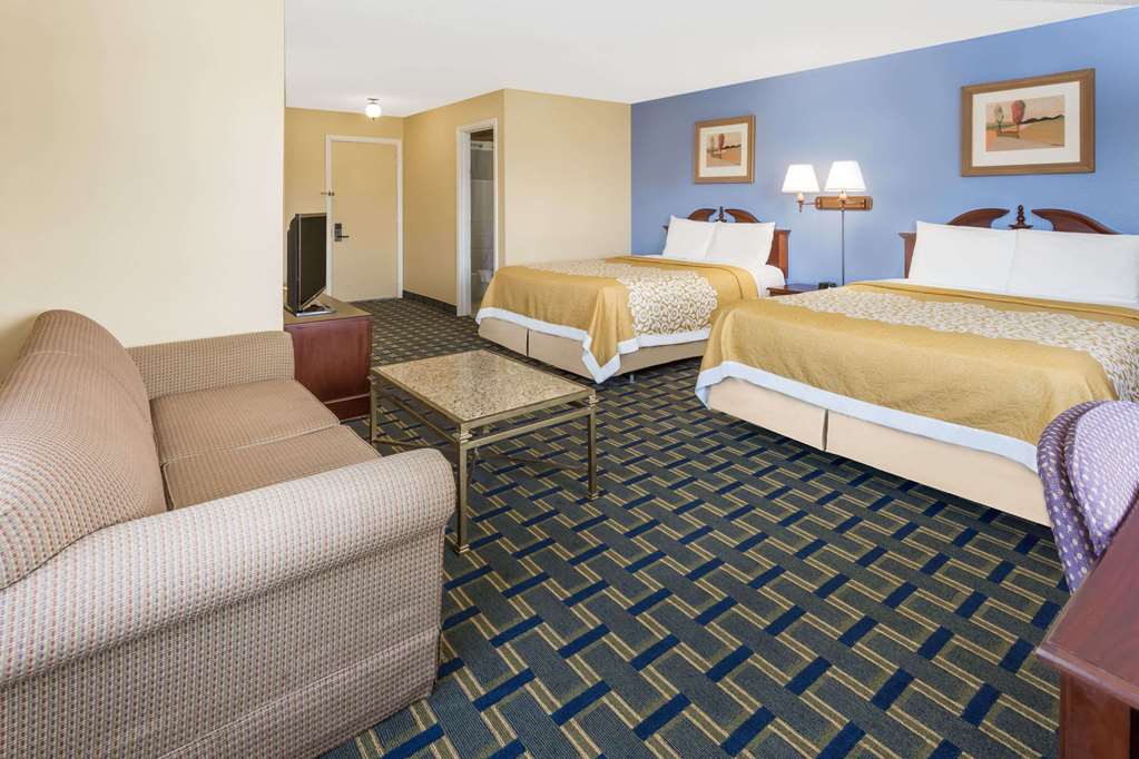 Days Inn by Wyndham Plymouth