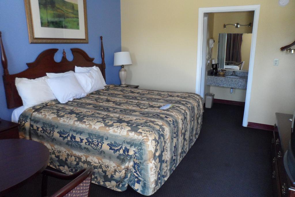 Days Inn by Wyndham Plymouth