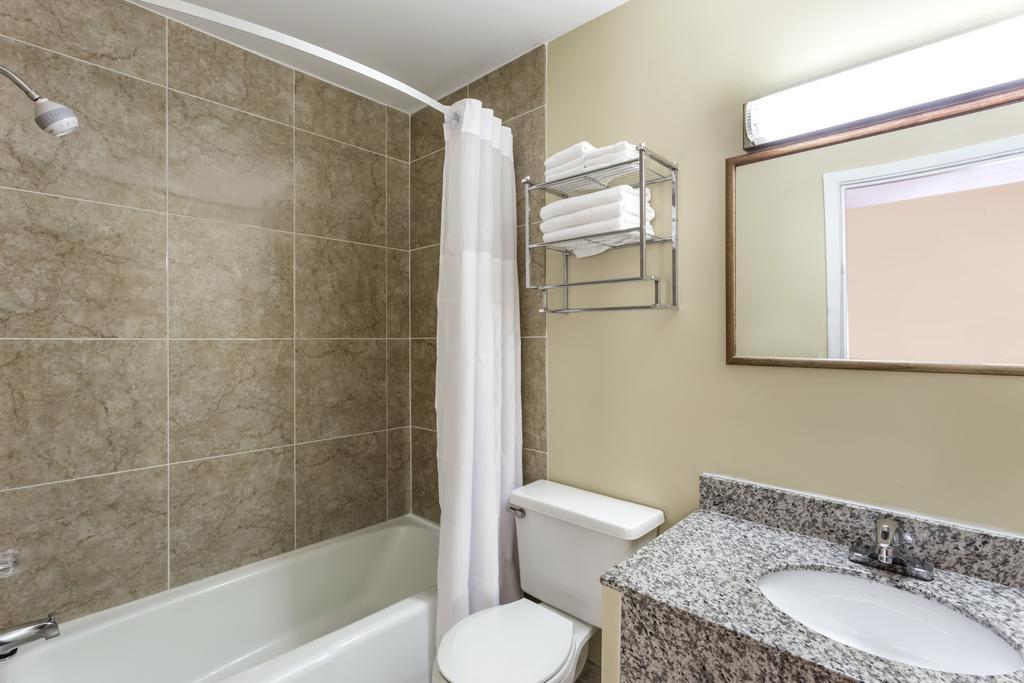 Days Inn by Wyndham Plymouth