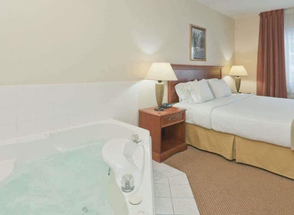 Baymont by Wyndham Portage Indiana Dunes
