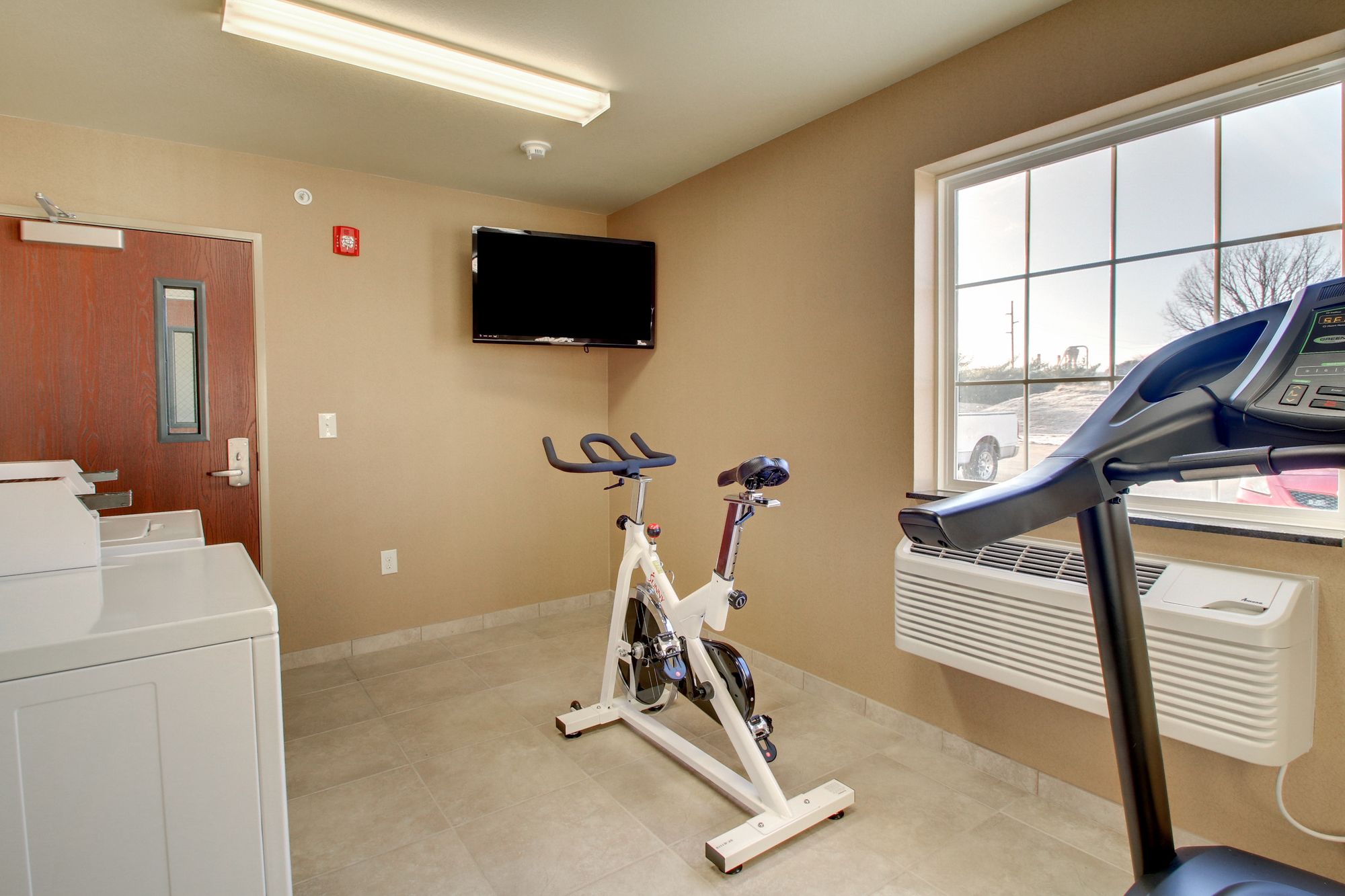 Cobblestone Hotel & Suites