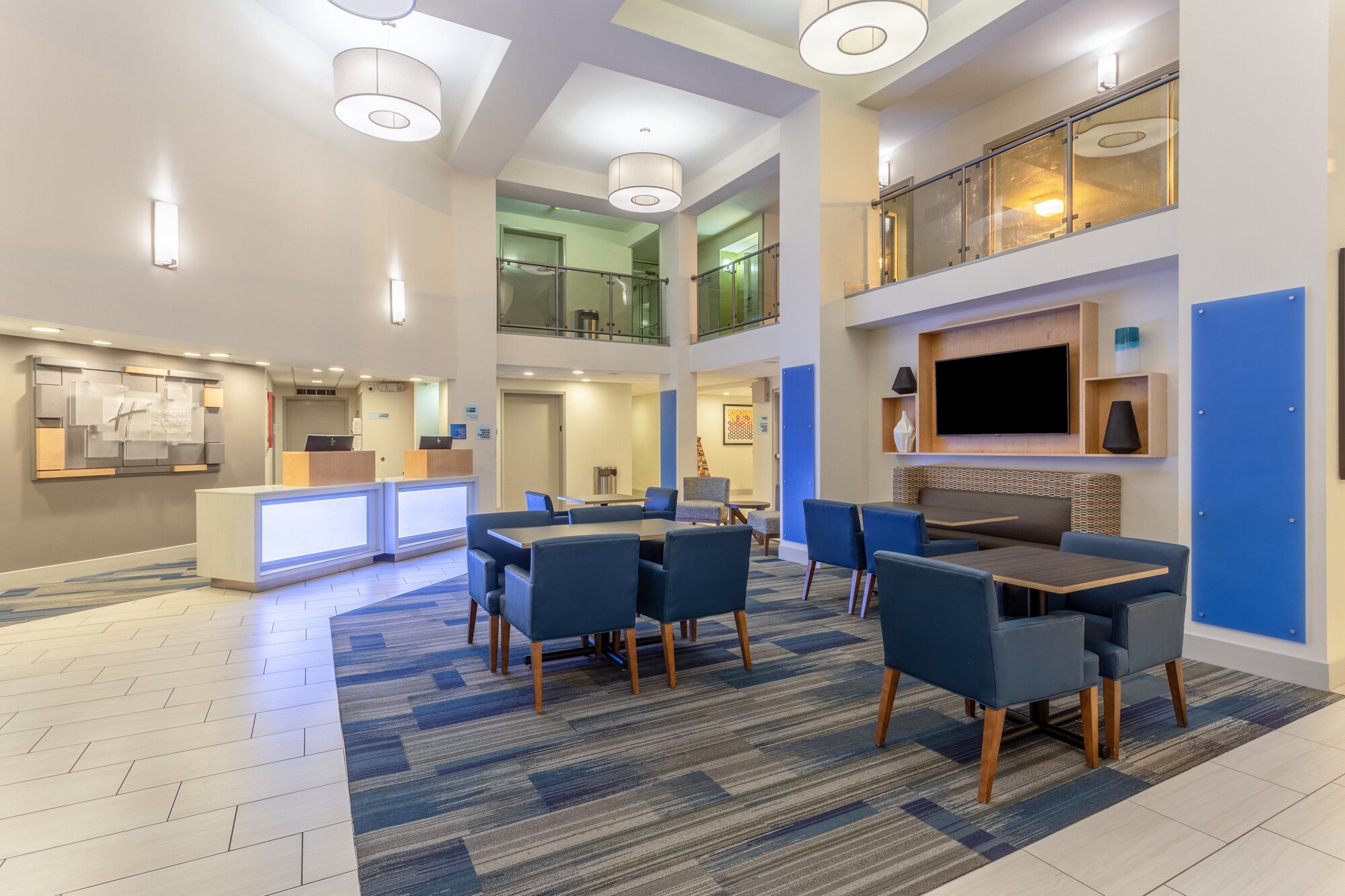 Holiday Inn Express & Suites Scottsburg