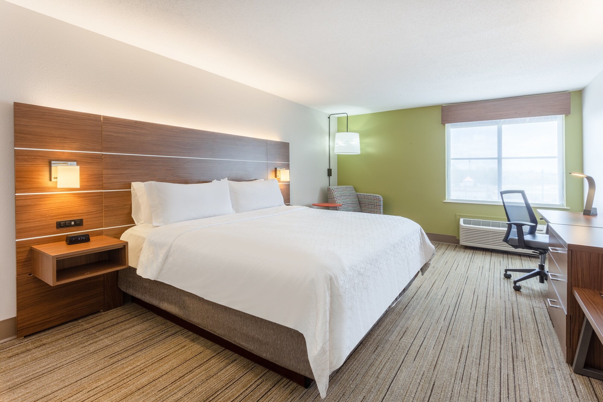 Holiday Inn Express & Suites Scottsburg