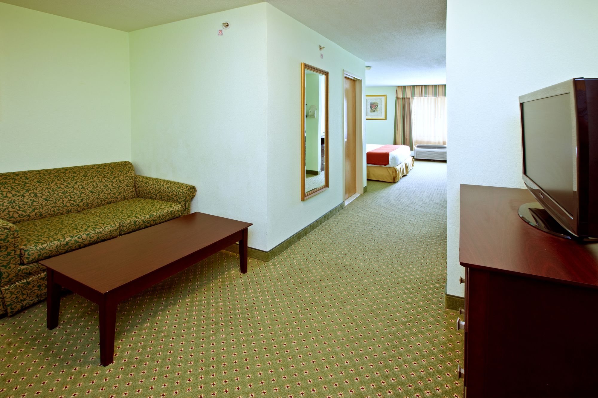 Holiday Inn Express & Suites Scottsburg