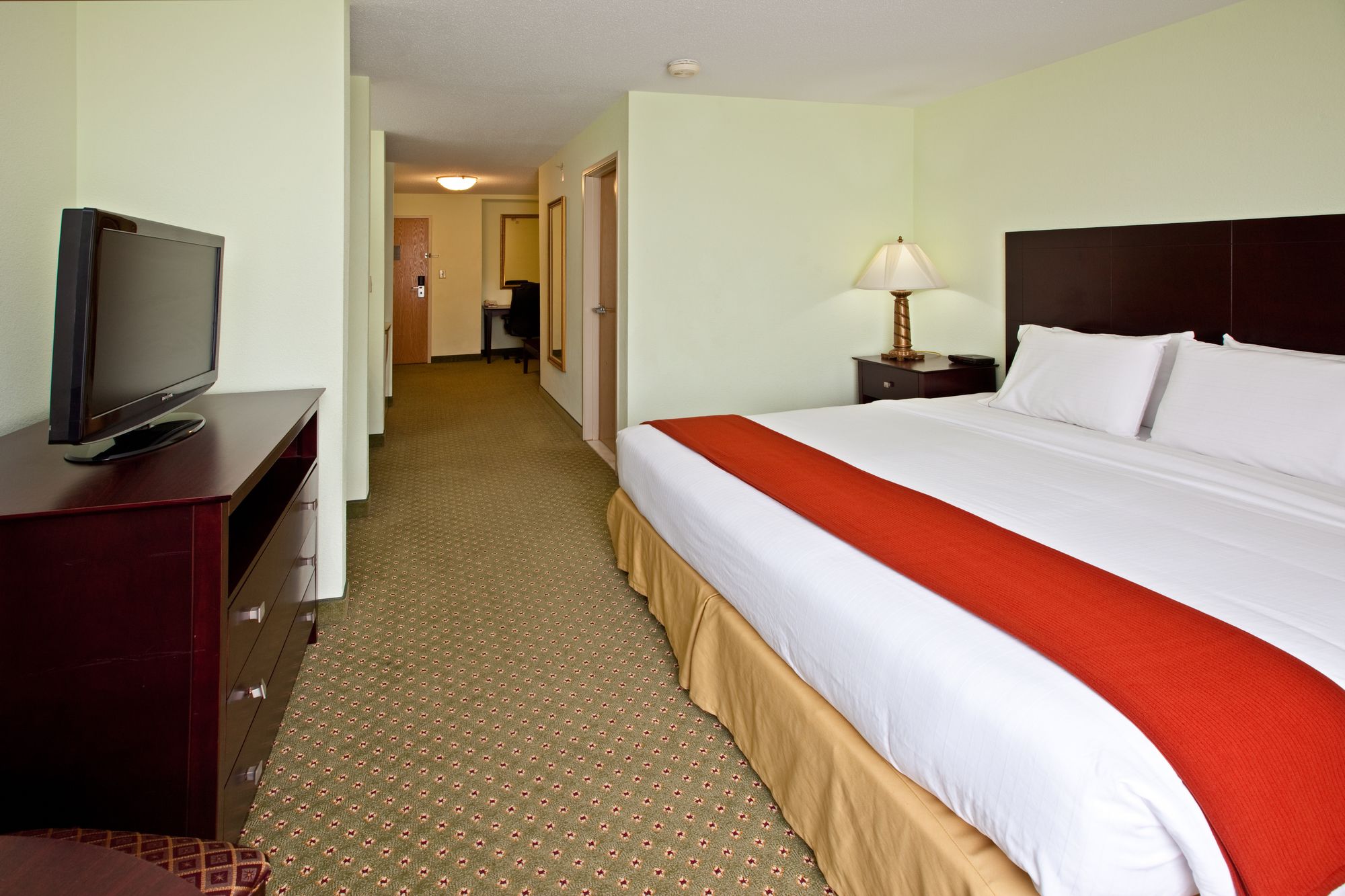 Holiday Inn Express & Suites Scottsburg