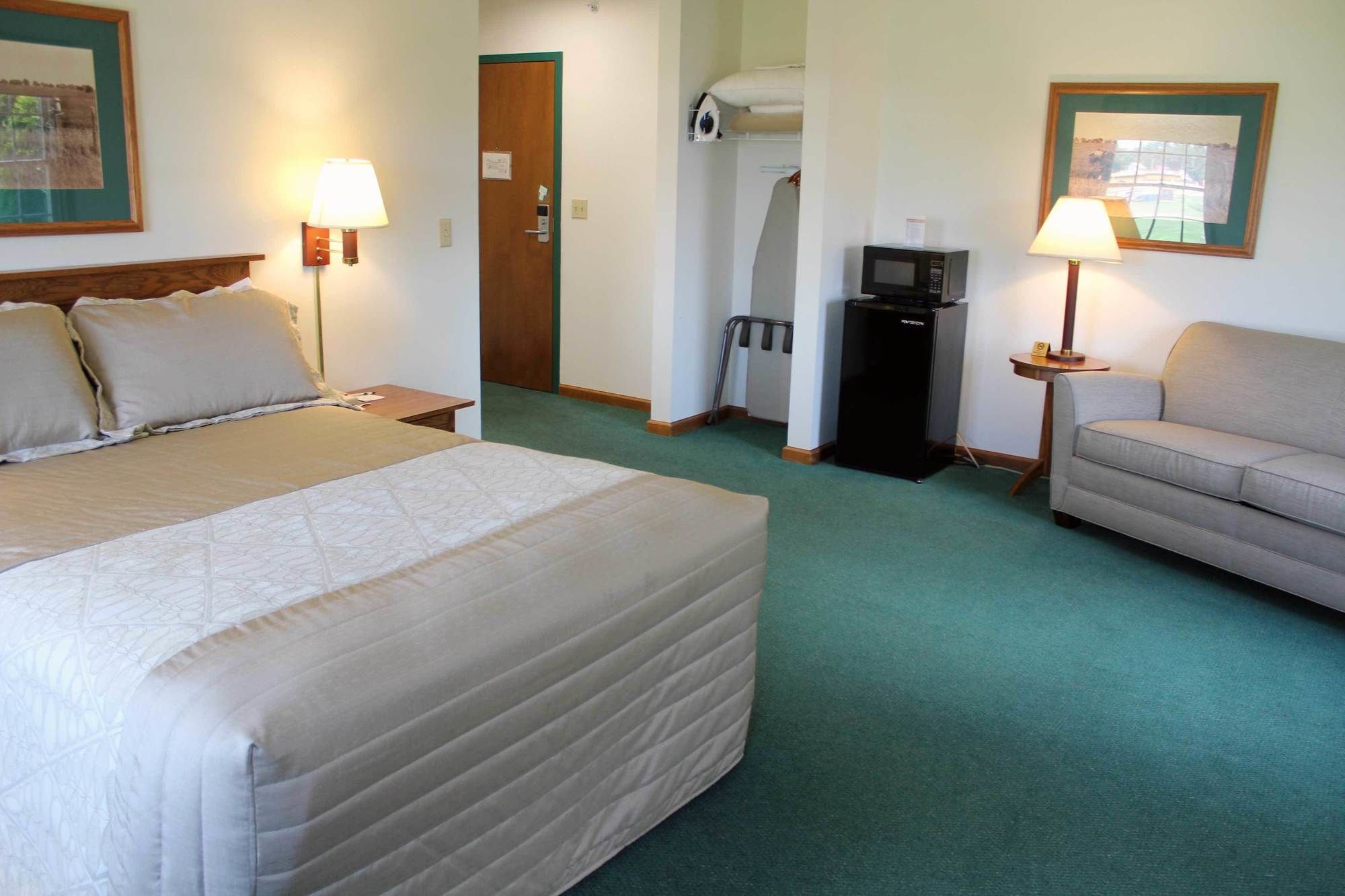 Farmstead Inn & Conference Center