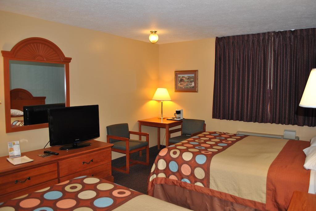 Super 8 by Wyndham Shipshewana