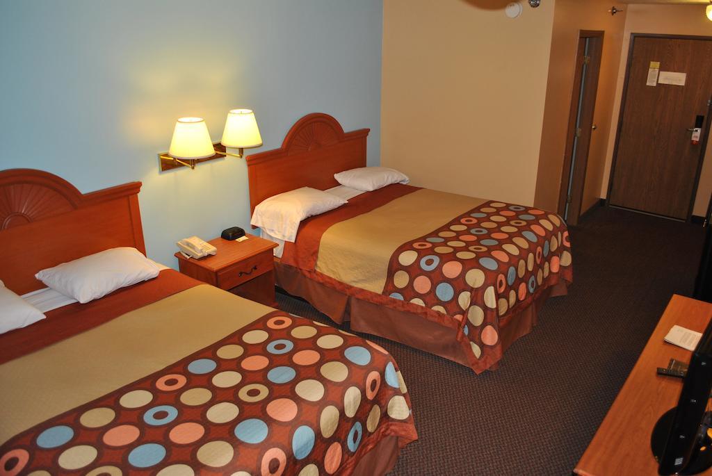 Super 8 by Wyndham Shipshewana