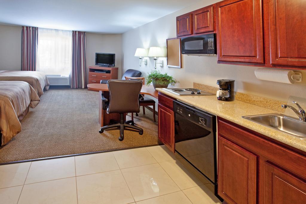Candlewood Suites South Bend Airport