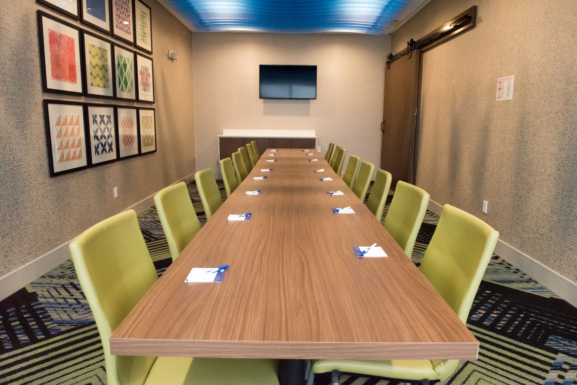 Holiday Inn Express & Suites Mishawaka - South Bend