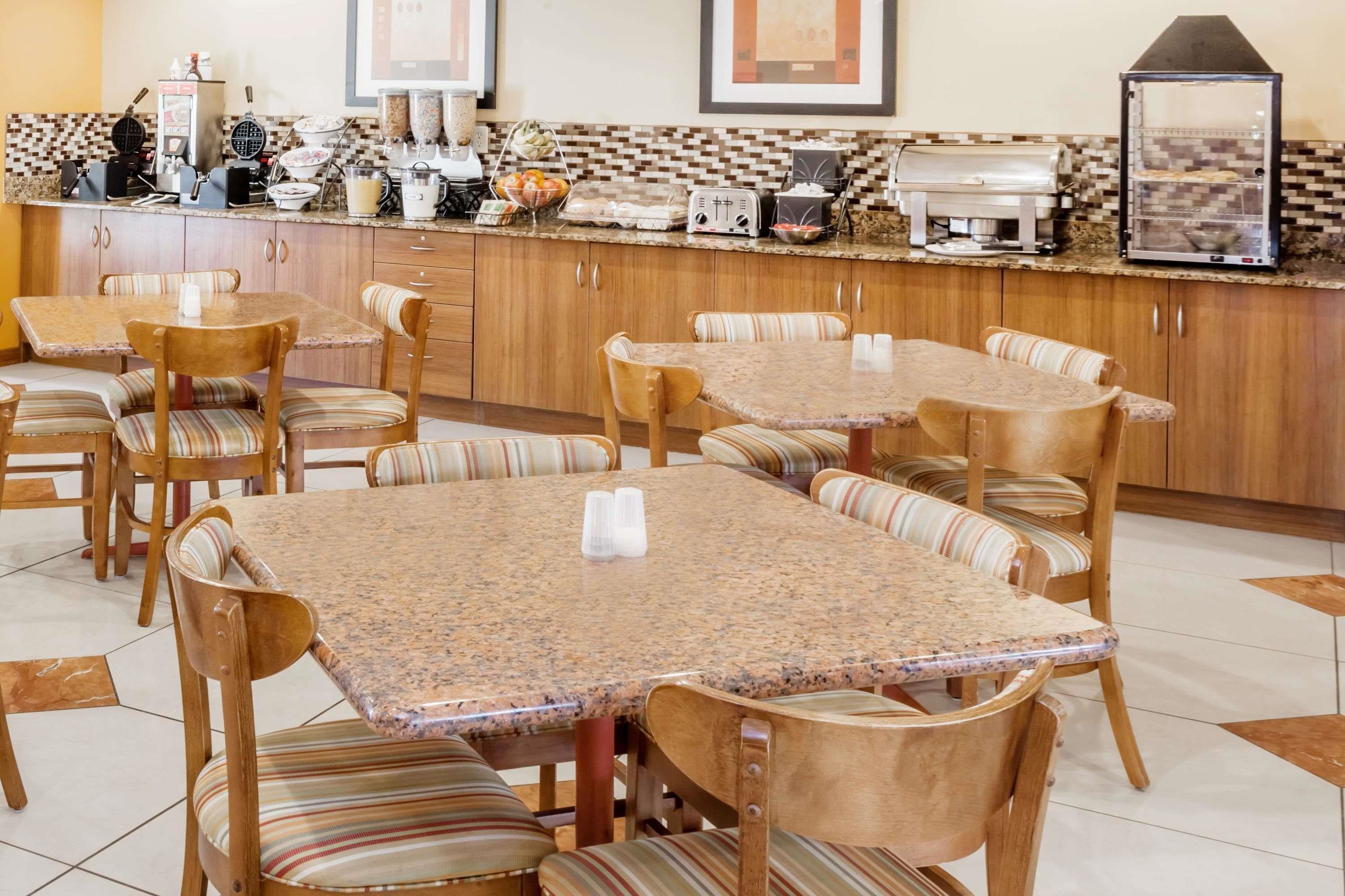 Microtel Inn & Suites by Wyndham South Bend/At Notre Dame