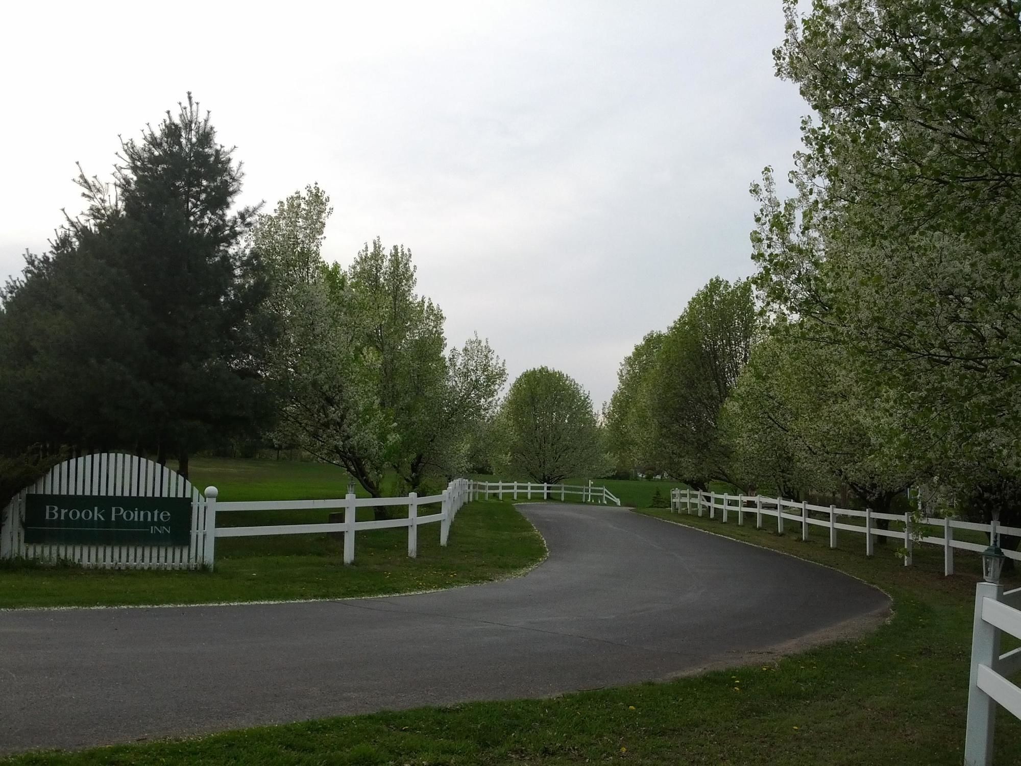 Brook Pointe Inn