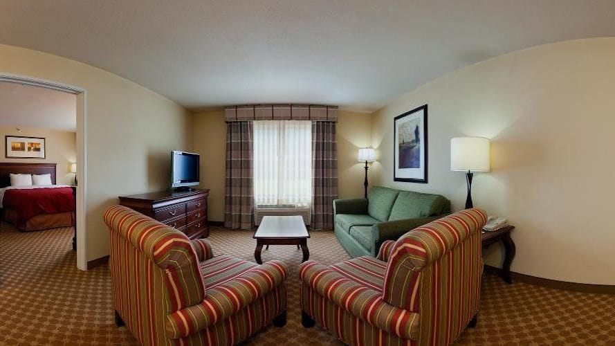 Country Inn & Suites by Radisson, Valparaiso, IN