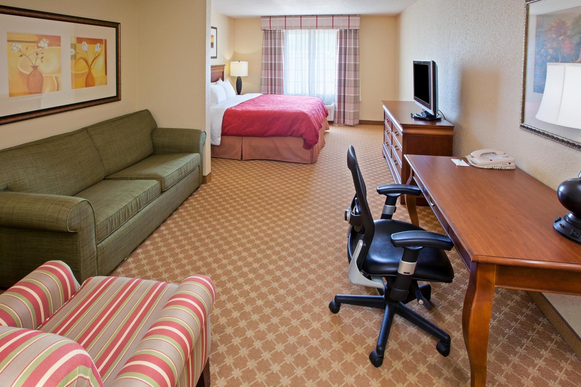 Country Inn & Suites by Radisson, Valparaiso, IN
