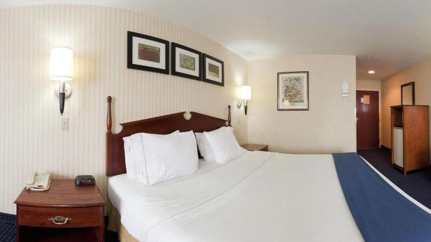 Holiday Inn Express & Suites Wabash