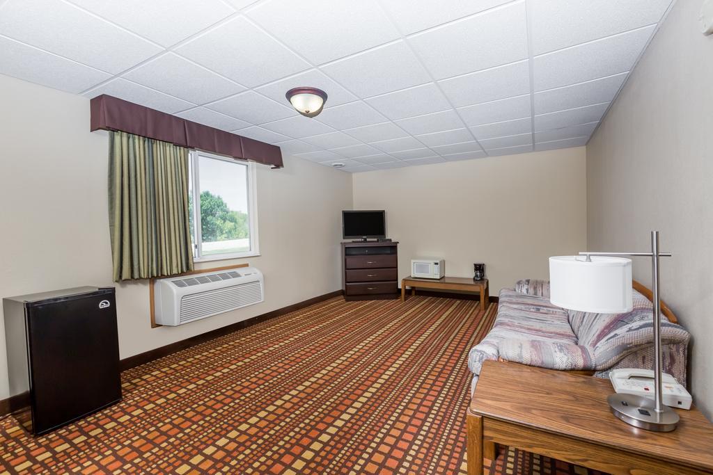 Relax Inn and Suites