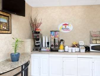 Super 8 by Wyndham Algona