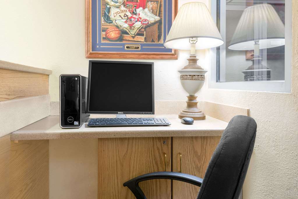 Days Inn by Wyndham Ames