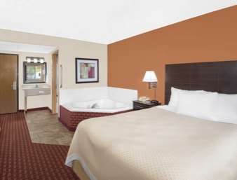 Days Inn by Wyndham Ames