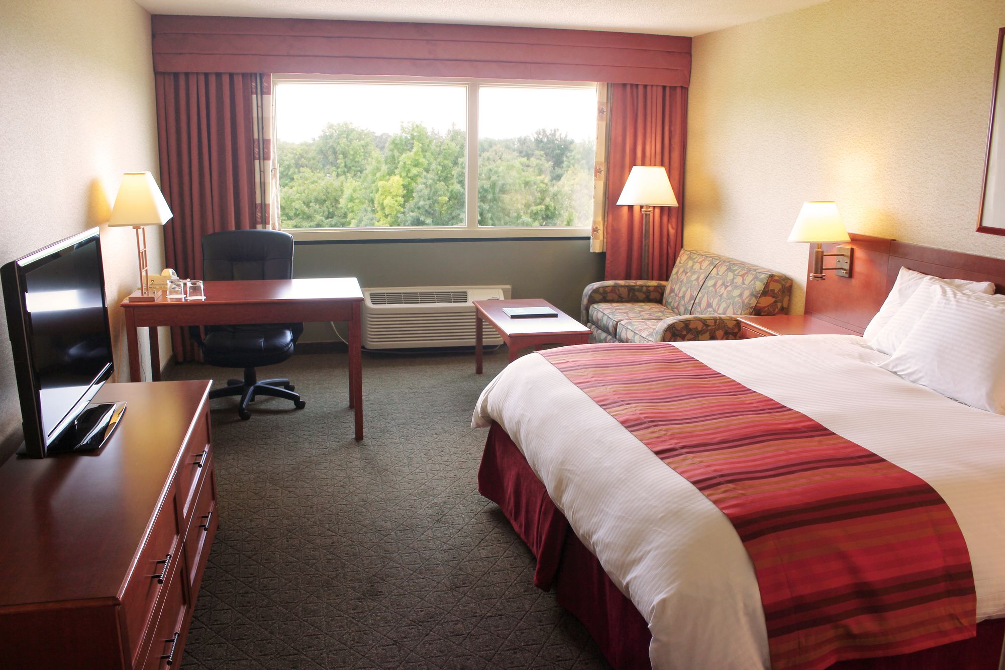 Gateway Hotel and Conference Center